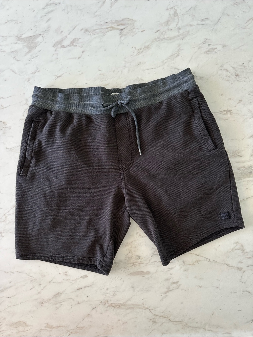 Billabong Men's Dark Brown and Grey Drawstring Athletic Shorts size Large